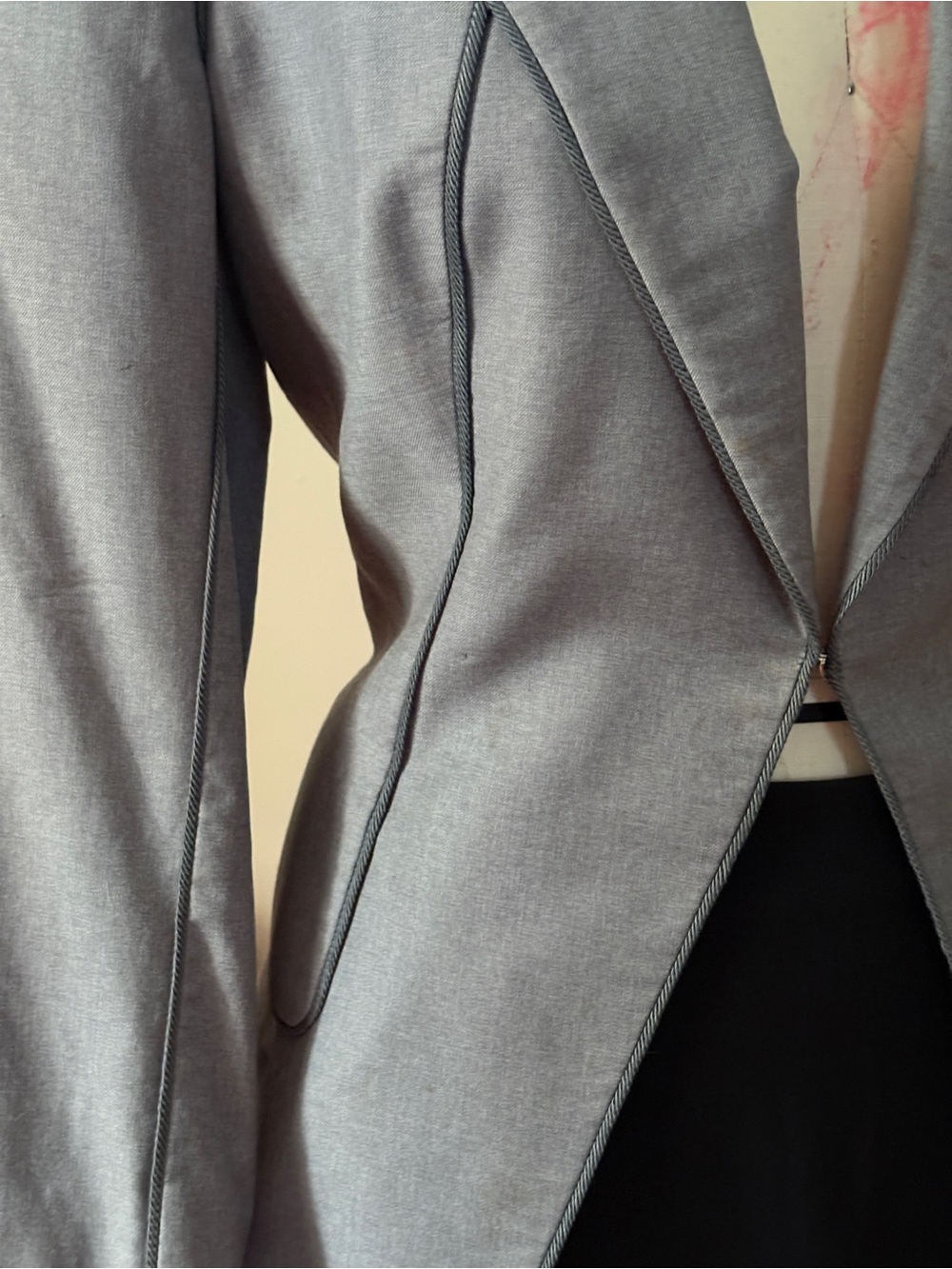 🥀 Authentic Alexander McQueen tailored blazer, Made in Italy, size IT 46 🥀 - Picture 3 of 14